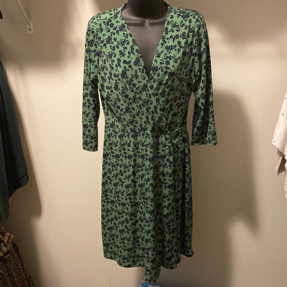 Hailey 23, large, 3/4 sleeve, v-neck, above knee dress